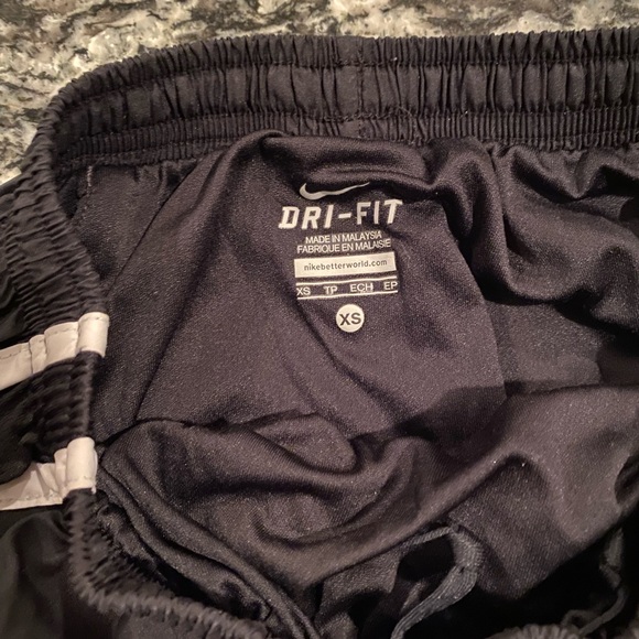 Nike Running Shorts - Picture 2 of 6